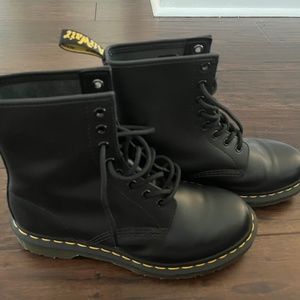 Dr. Martens 1460 Smooth Leather Boot
